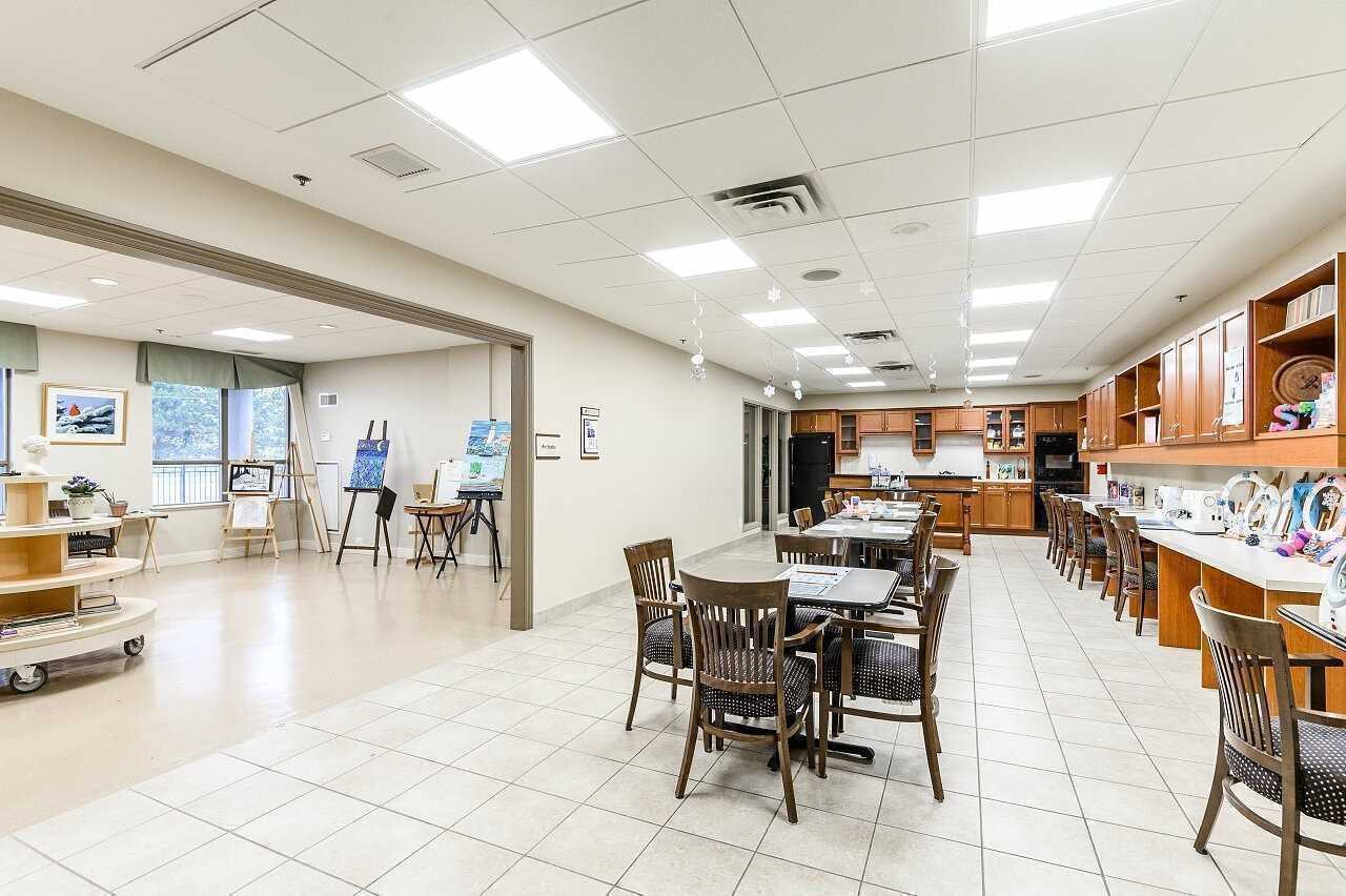 810 Scollard Crt, #1003