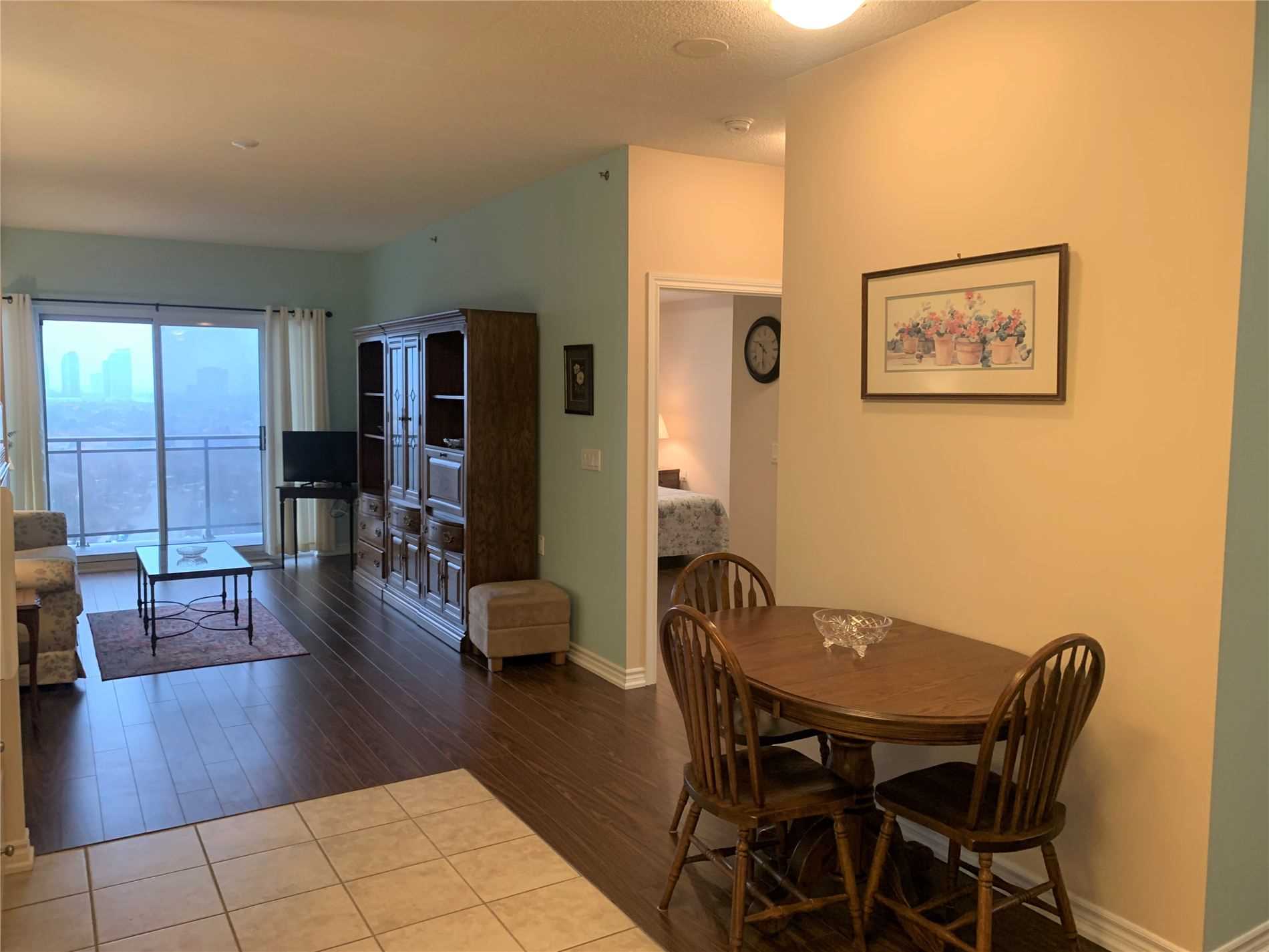 810 Scollard Crt, #1003