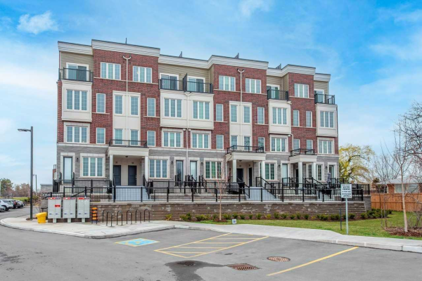 2205 Lillykin St, Oakville