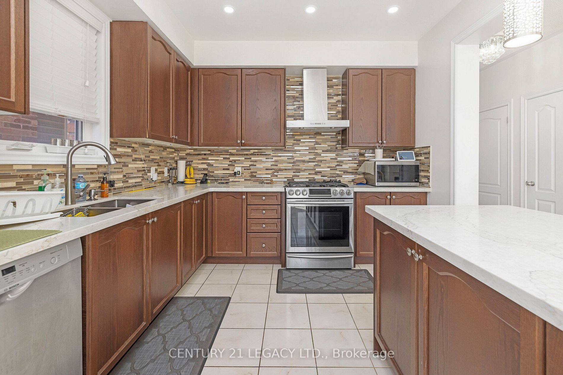 127 Larson Peak Rd E