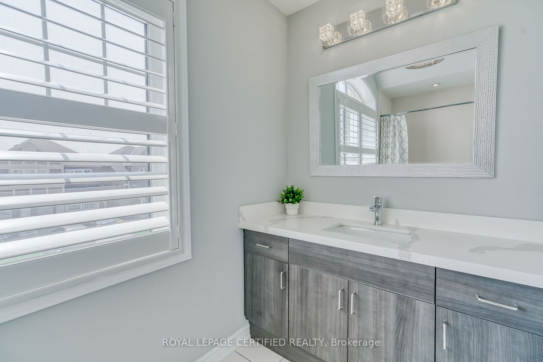 74 Enford Cres