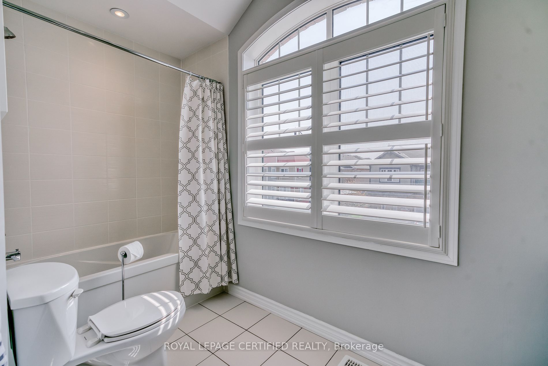 74 Enford Cres