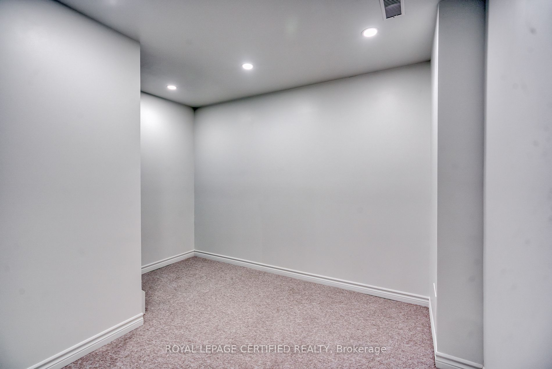 74 Enford Cres