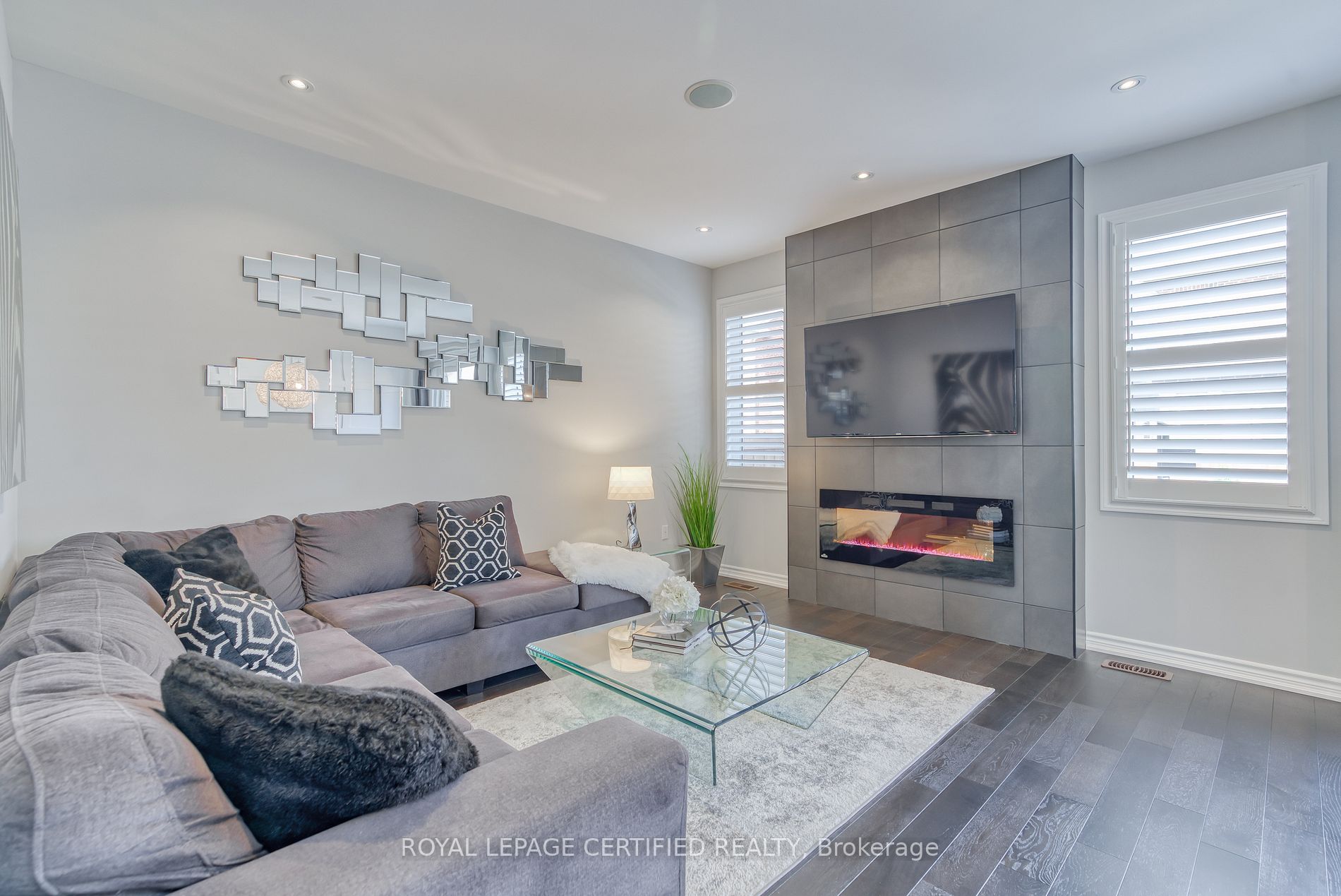 74 Enford Cres