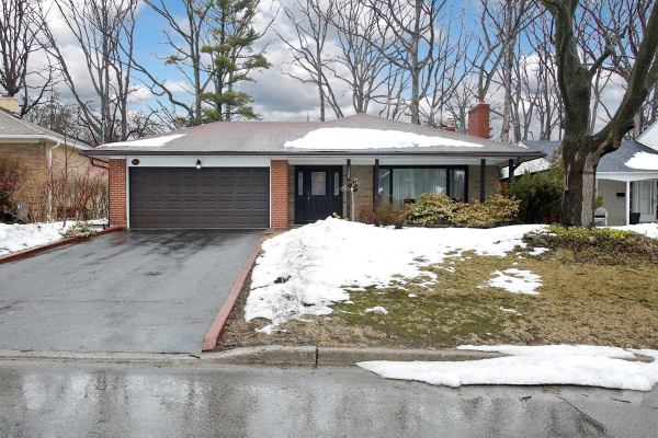 125 Lloyd Manor Rd, Toronto
