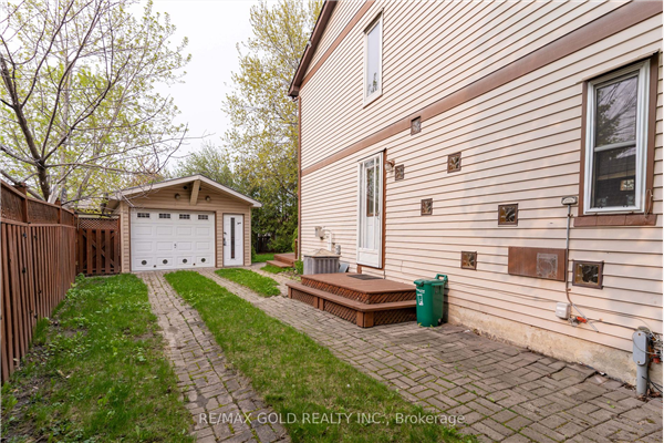 86 Charters Rd, Brampton