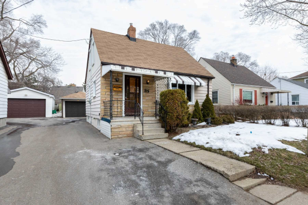 17 Uno Dr, Toronto