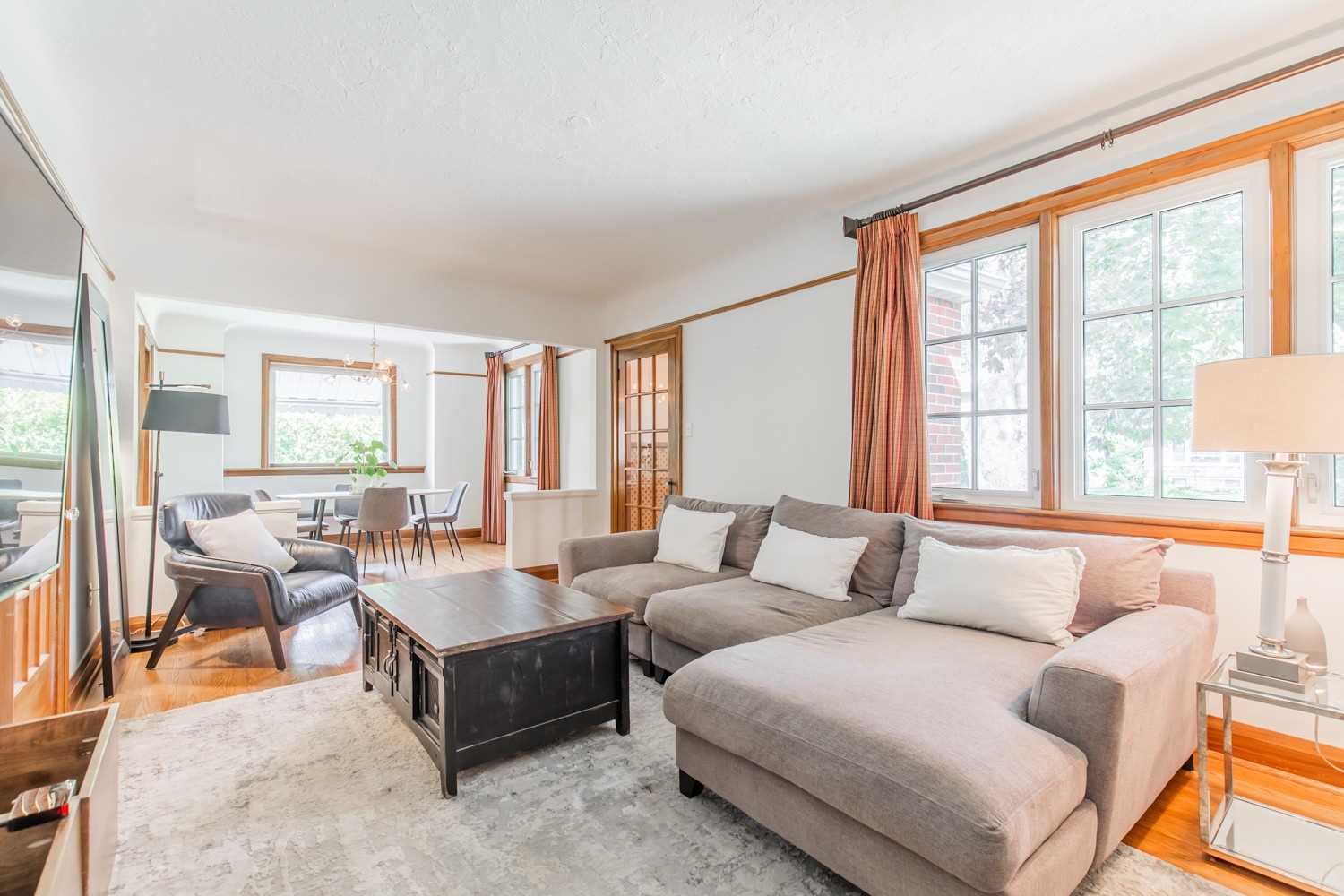 978 North Shore Boulevard W