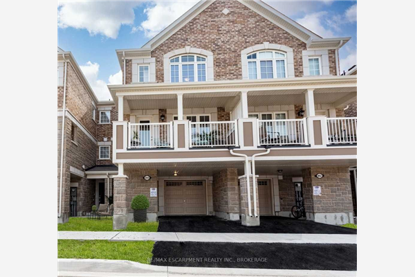 894 Ash Gate, Milton