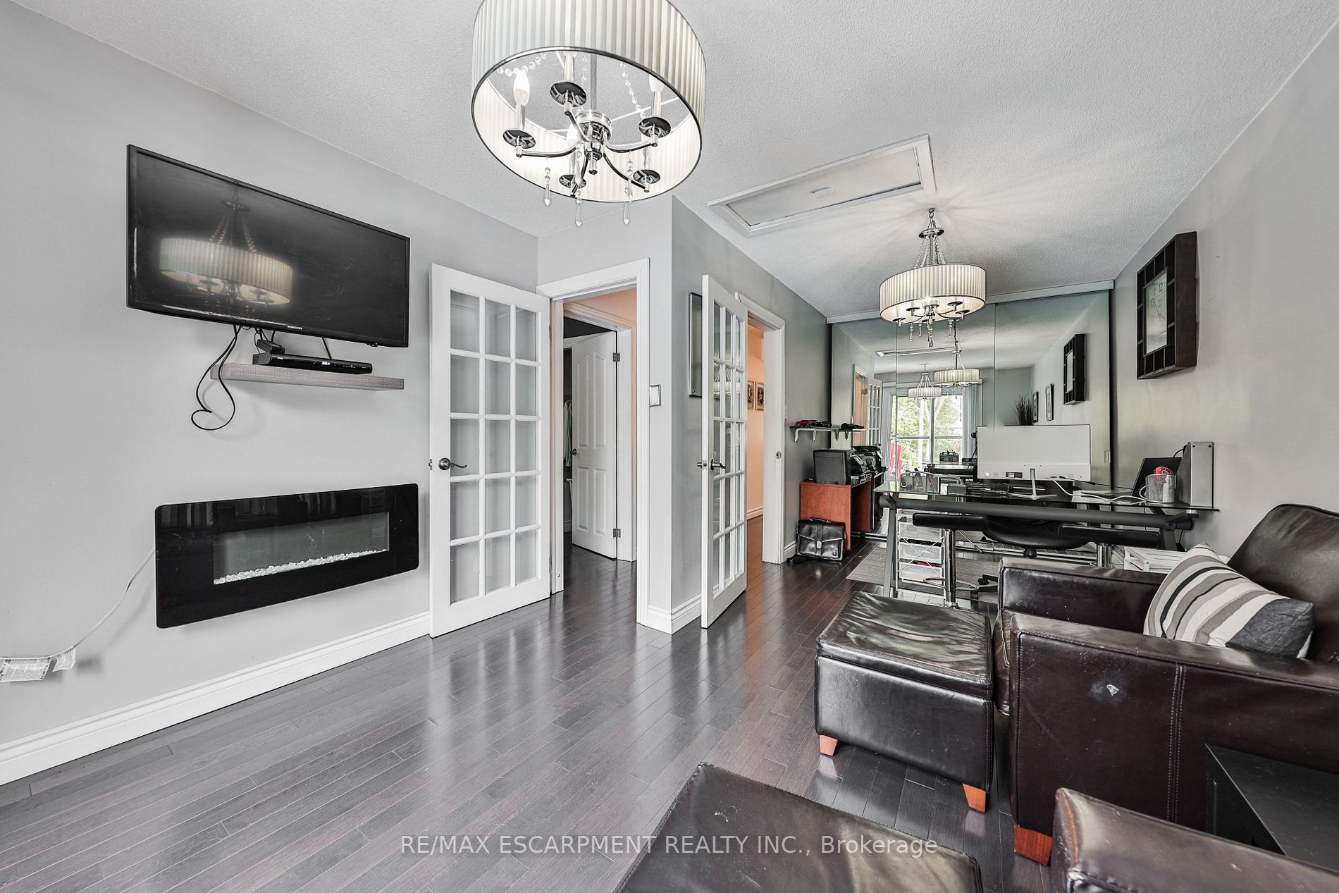 329 Erindale Dr