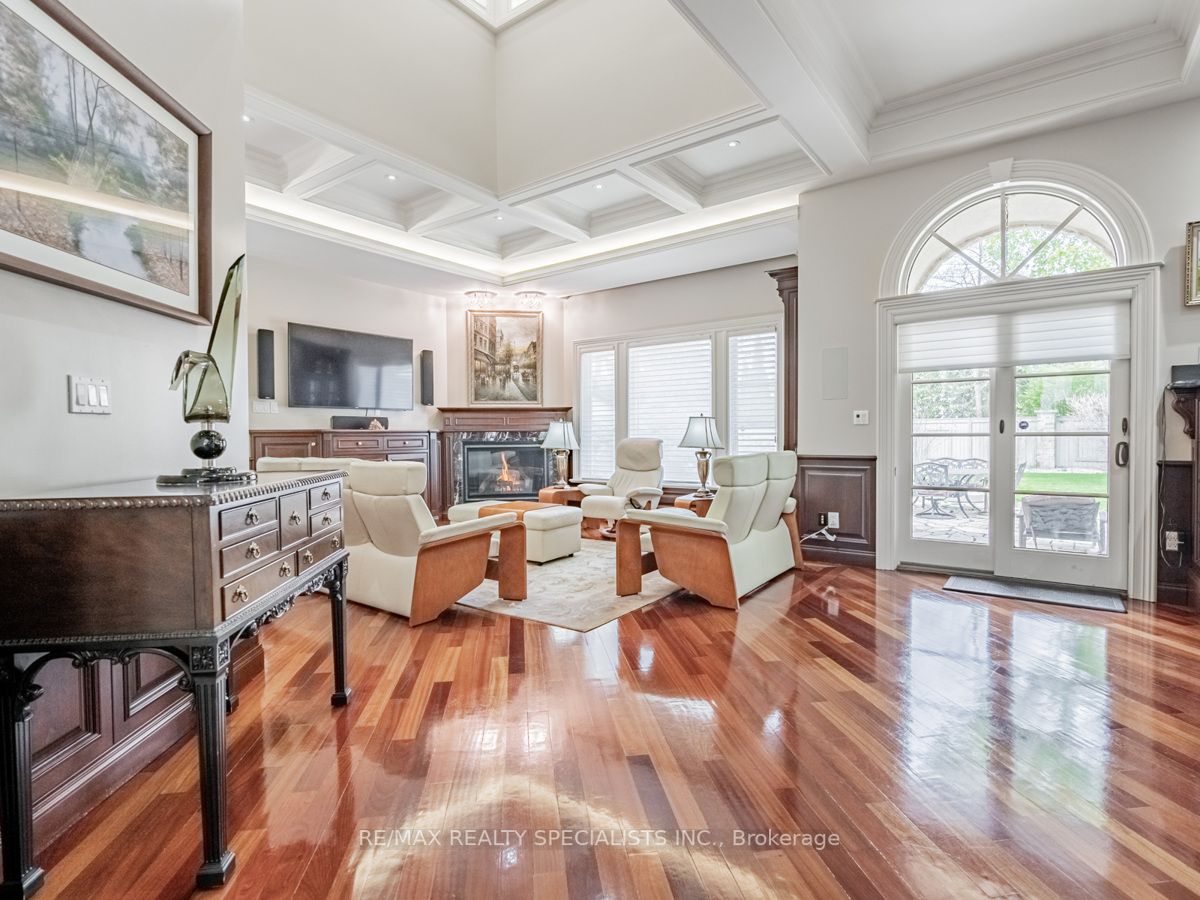 295 BELVENIA Road