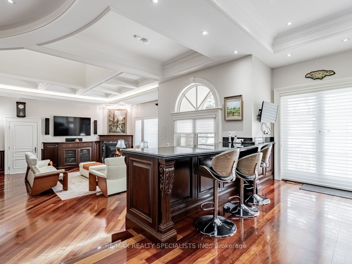 295 BELVENIA Road