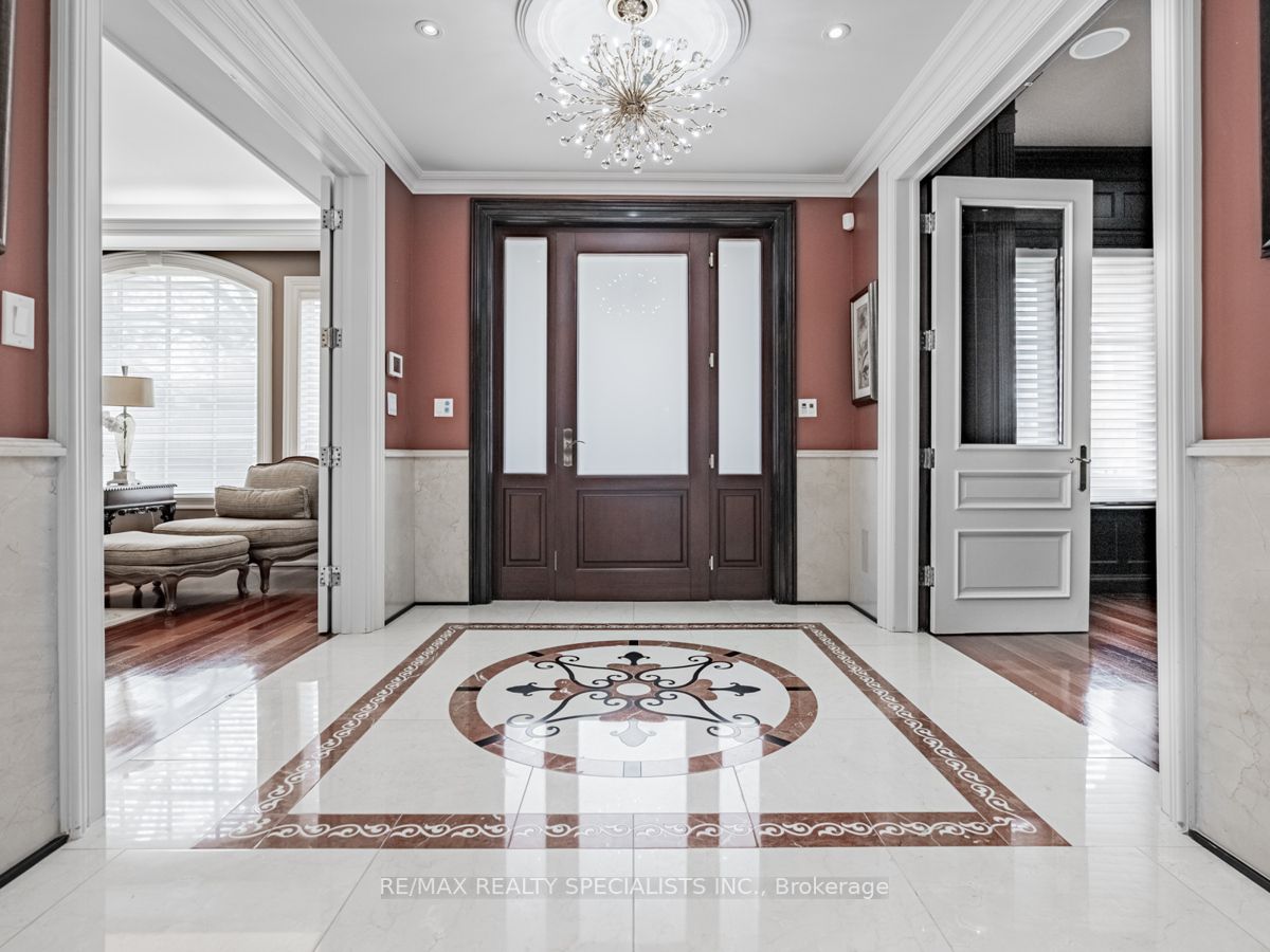 295 BELVENIA Road