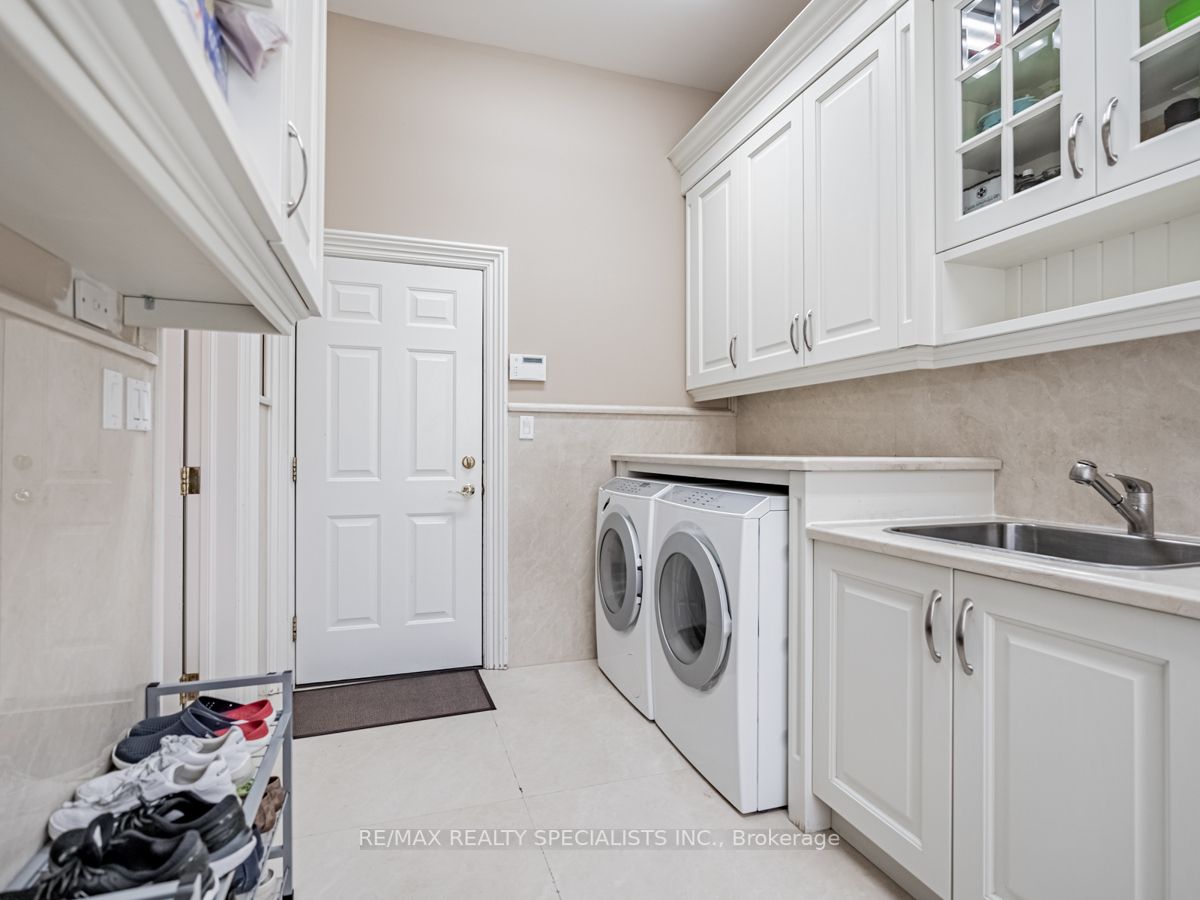 295 BELVENIA Road