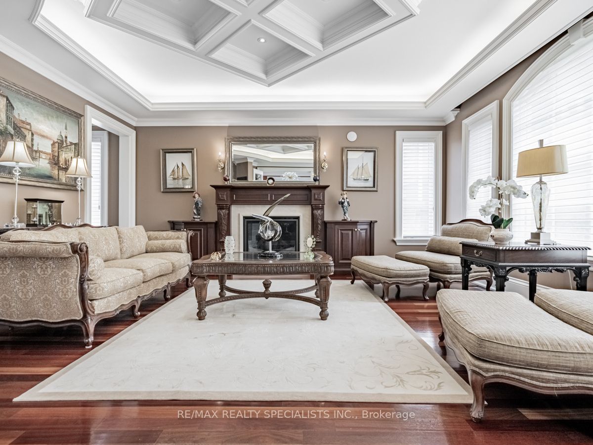 295 BELVENIA Road
