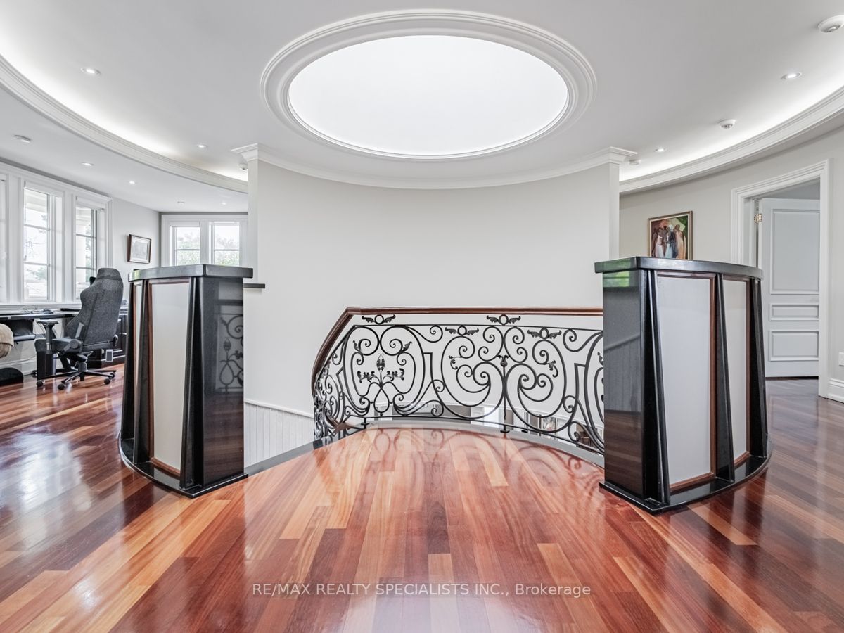 295 BELVENIA Road