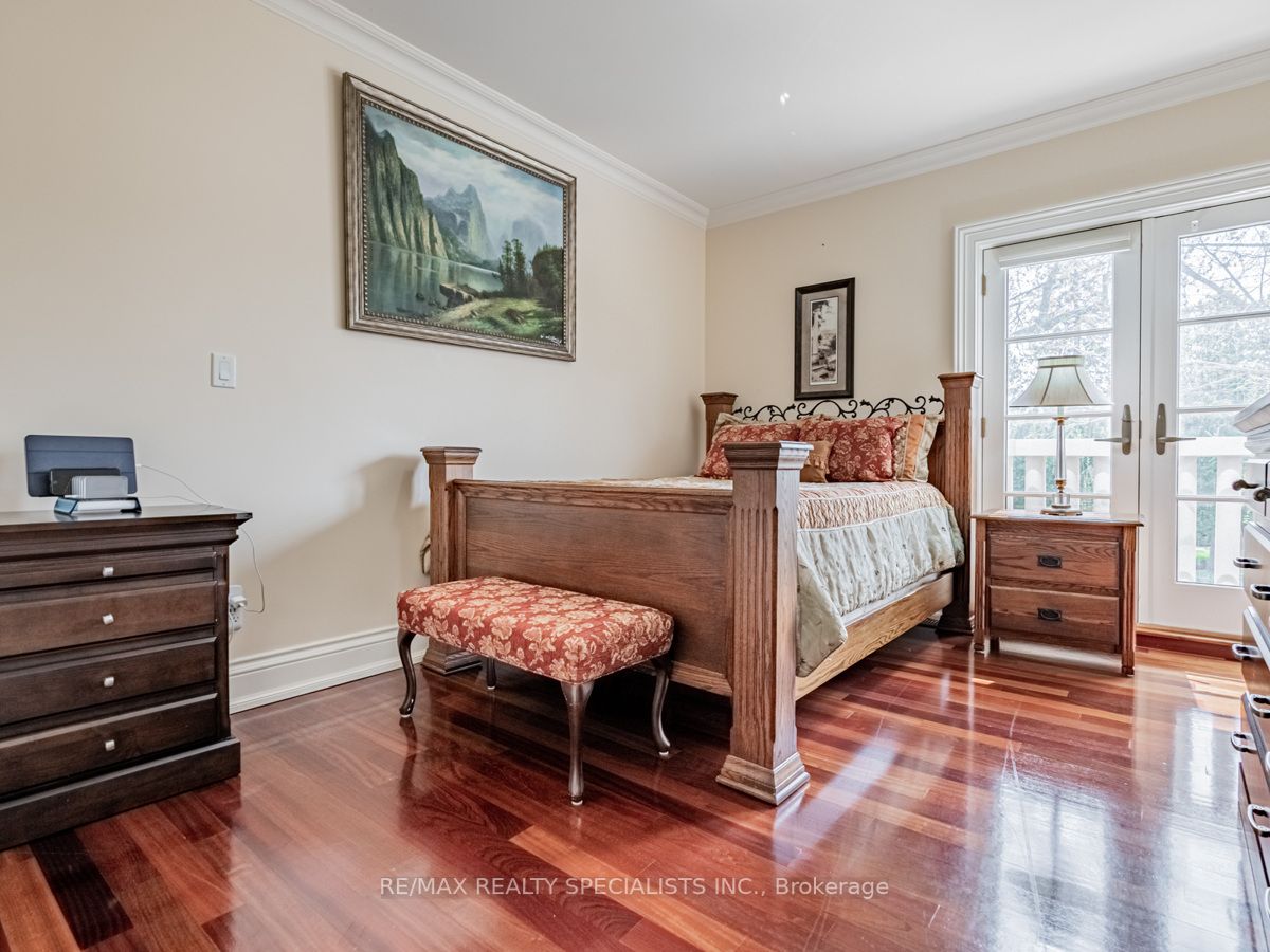 295 BELVENIA Road