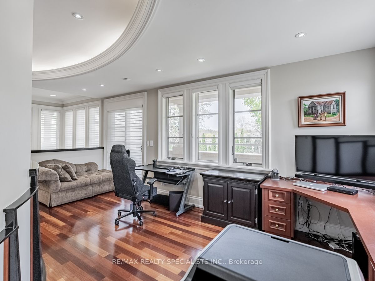 295 BELVENIA Road