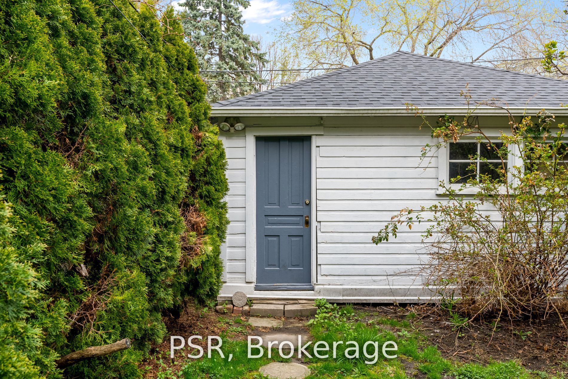 48 Marion St