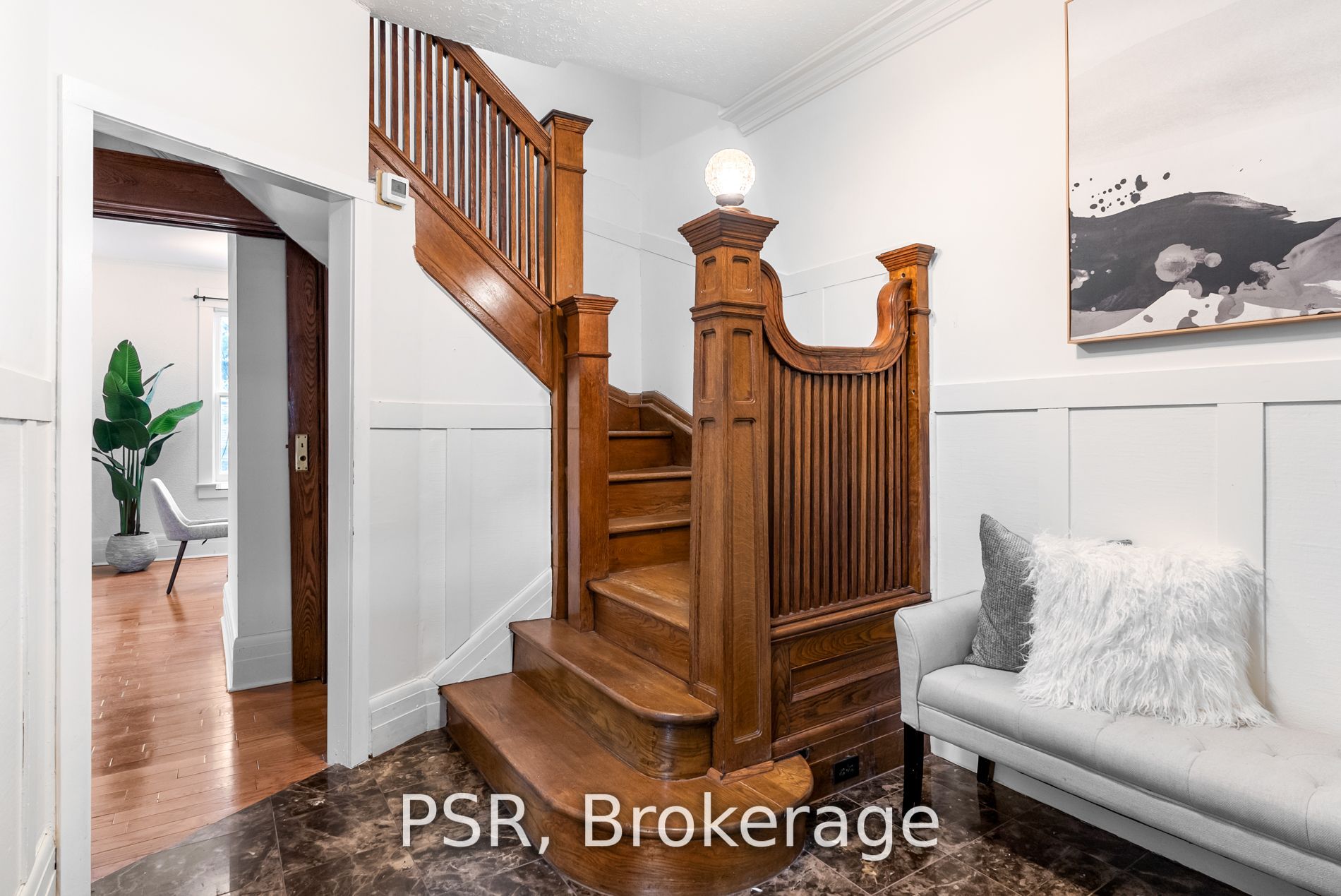 48 Marion St