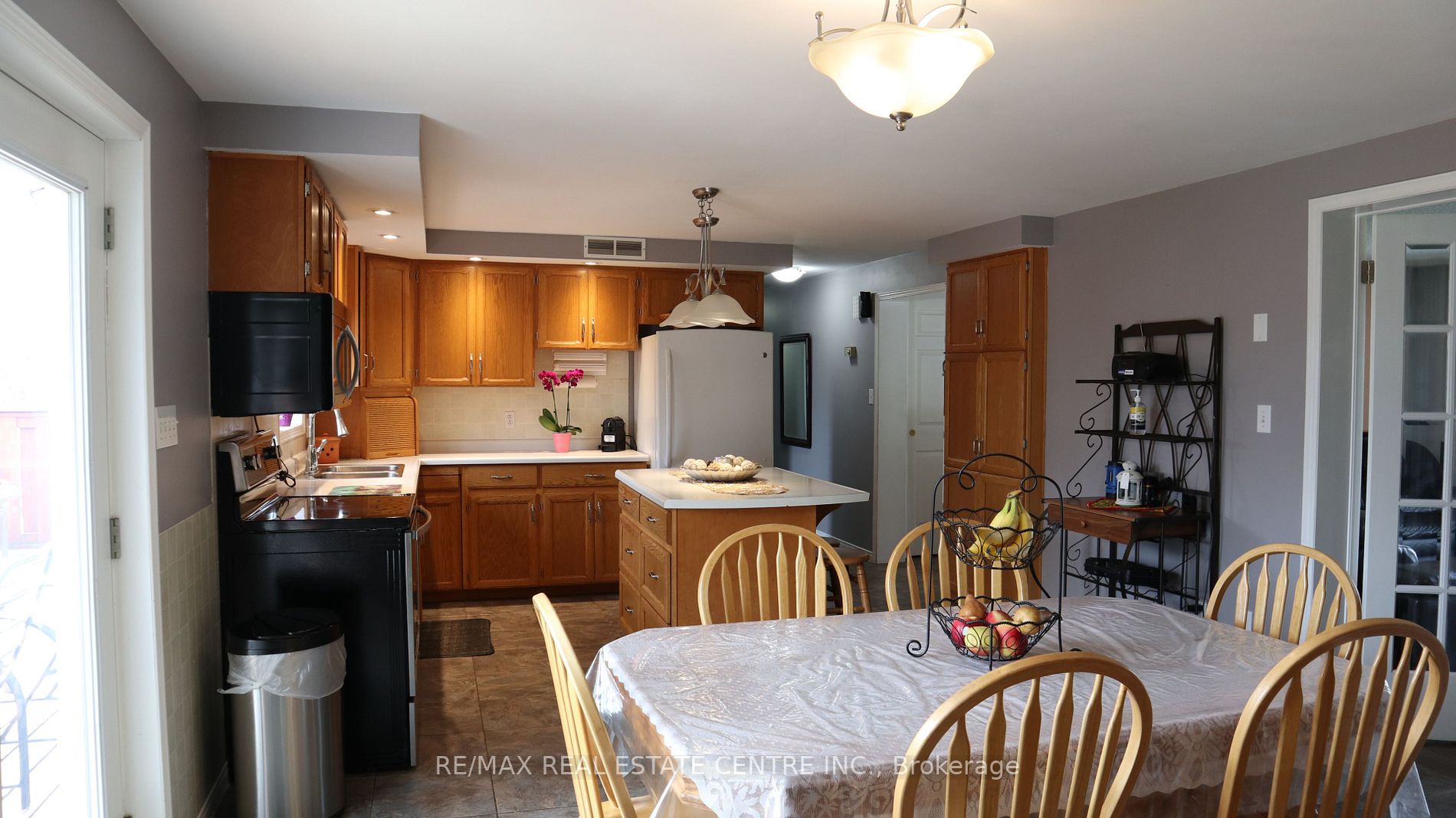 18627 Mississauga Rd