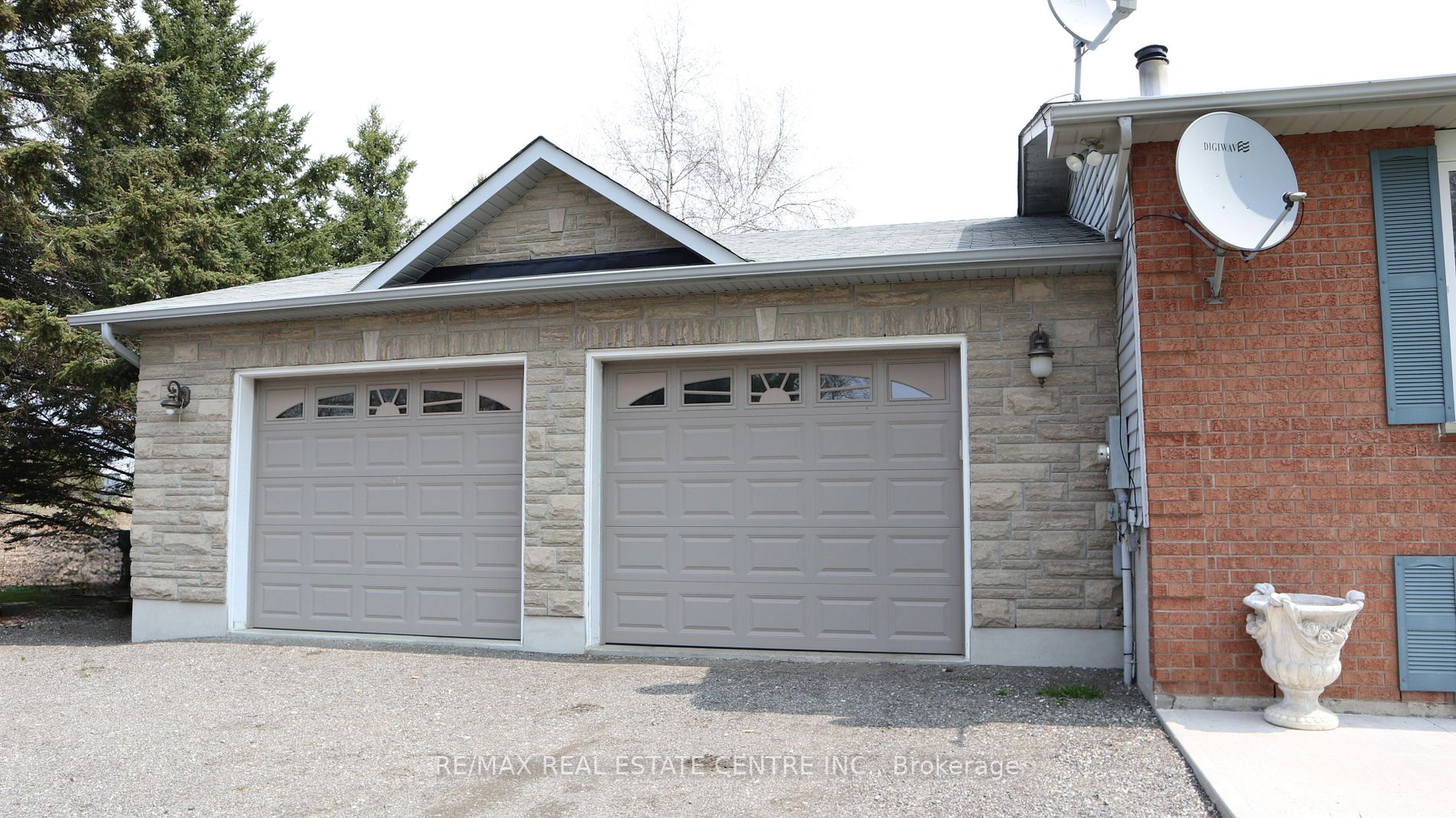 18627 Mississauga Rd