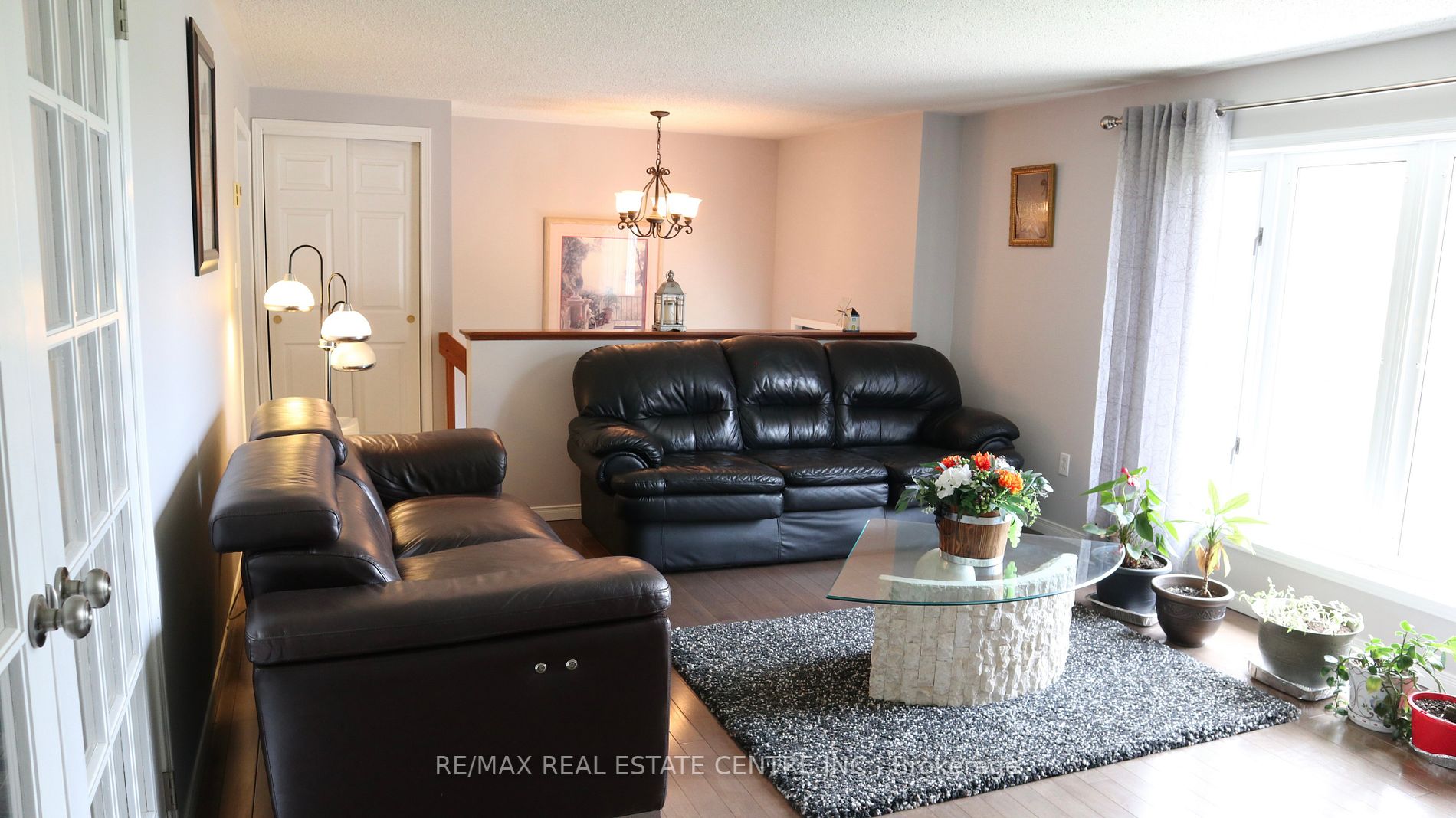18627 Mississauga Rd