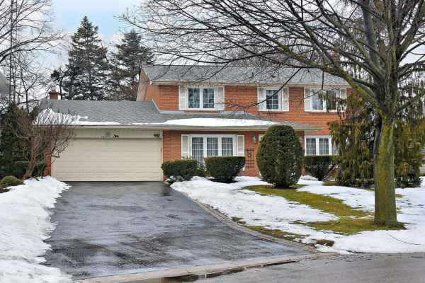12 Burnt Log Cres, Toronto