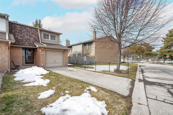 81 Greenwich Circ