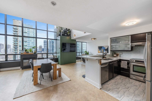 250 Manitoba St, Toronto