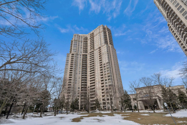 35 Kingsbridge Garden Circ, Mississauga