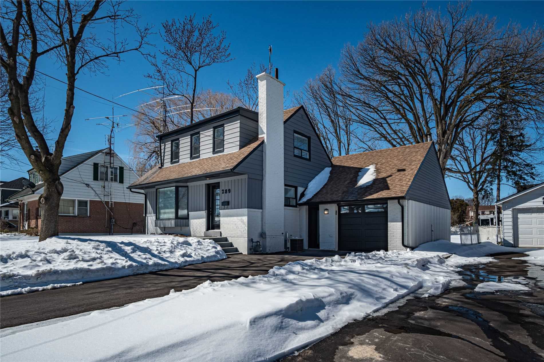 289 Elmwood Cres