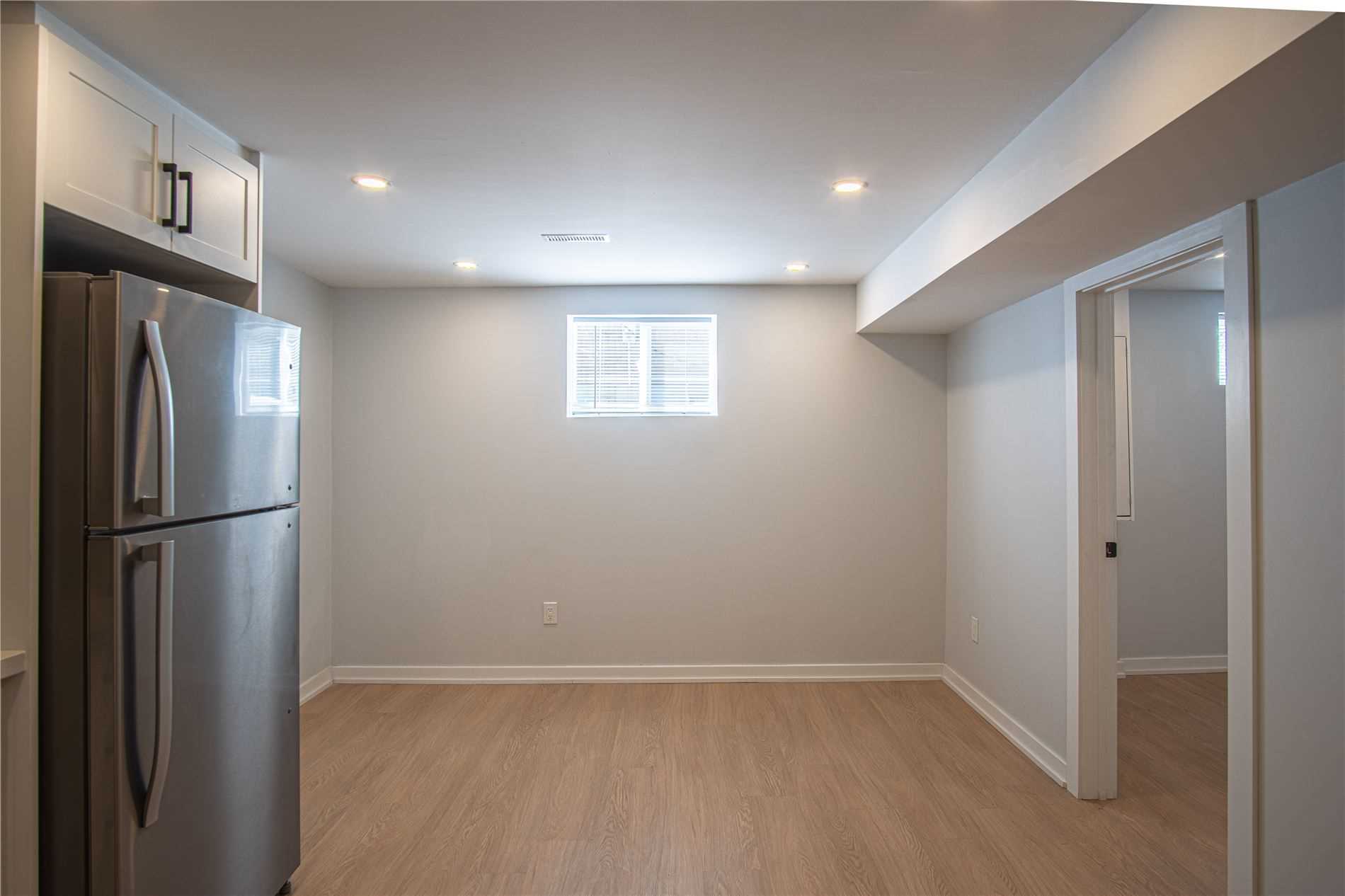 289 Elmwood Cres