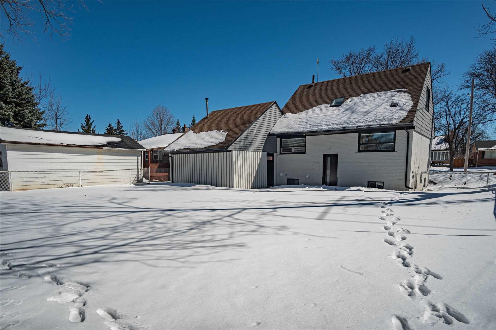 289 Elmwood Cres