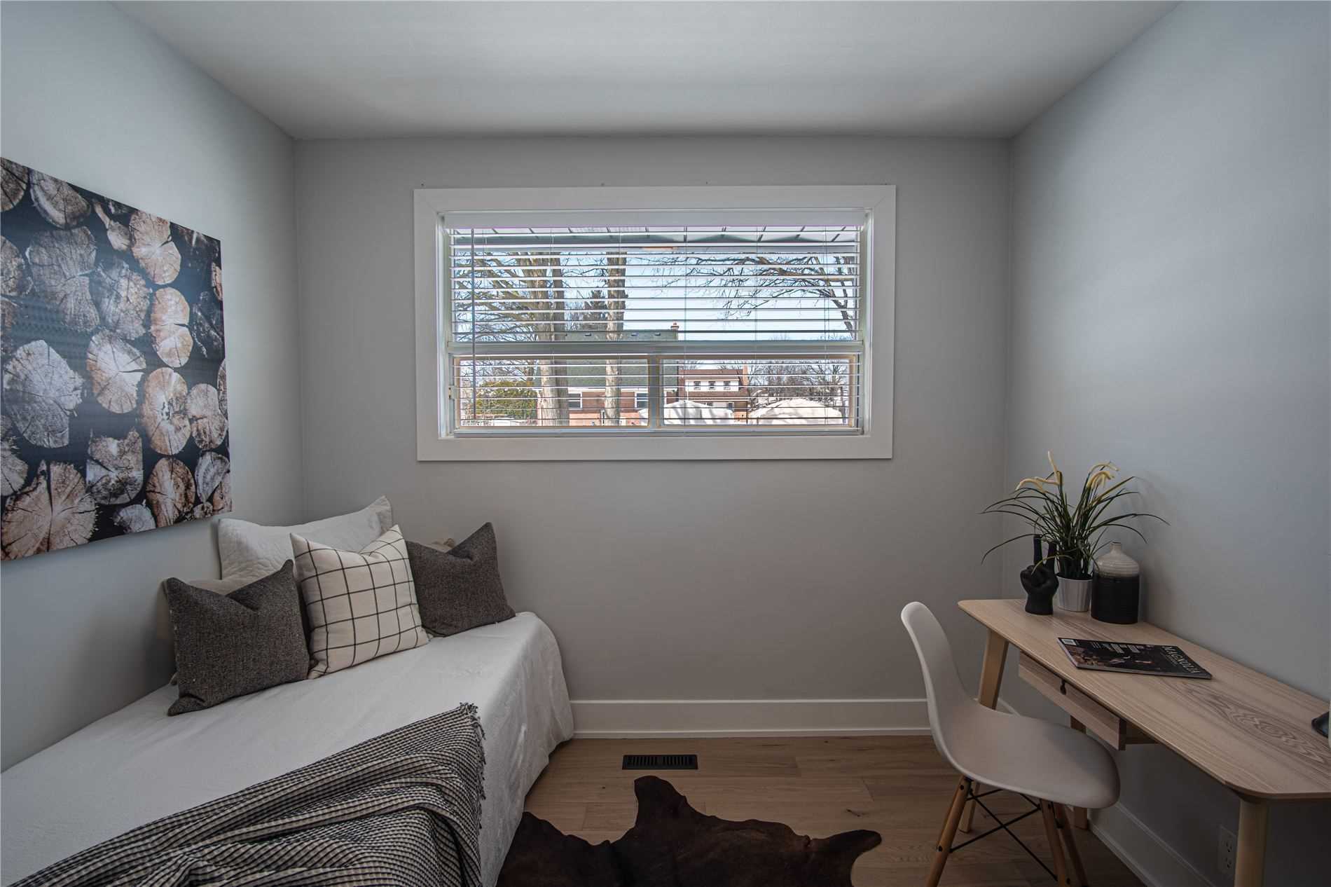 289 Elmwood Cres