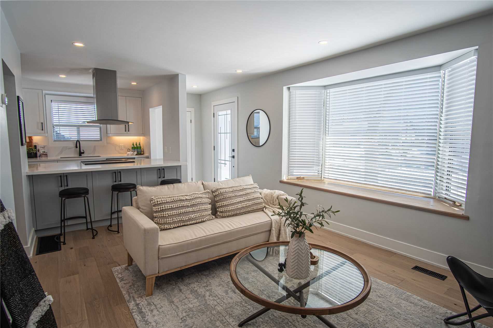 289 Elmwood Cres