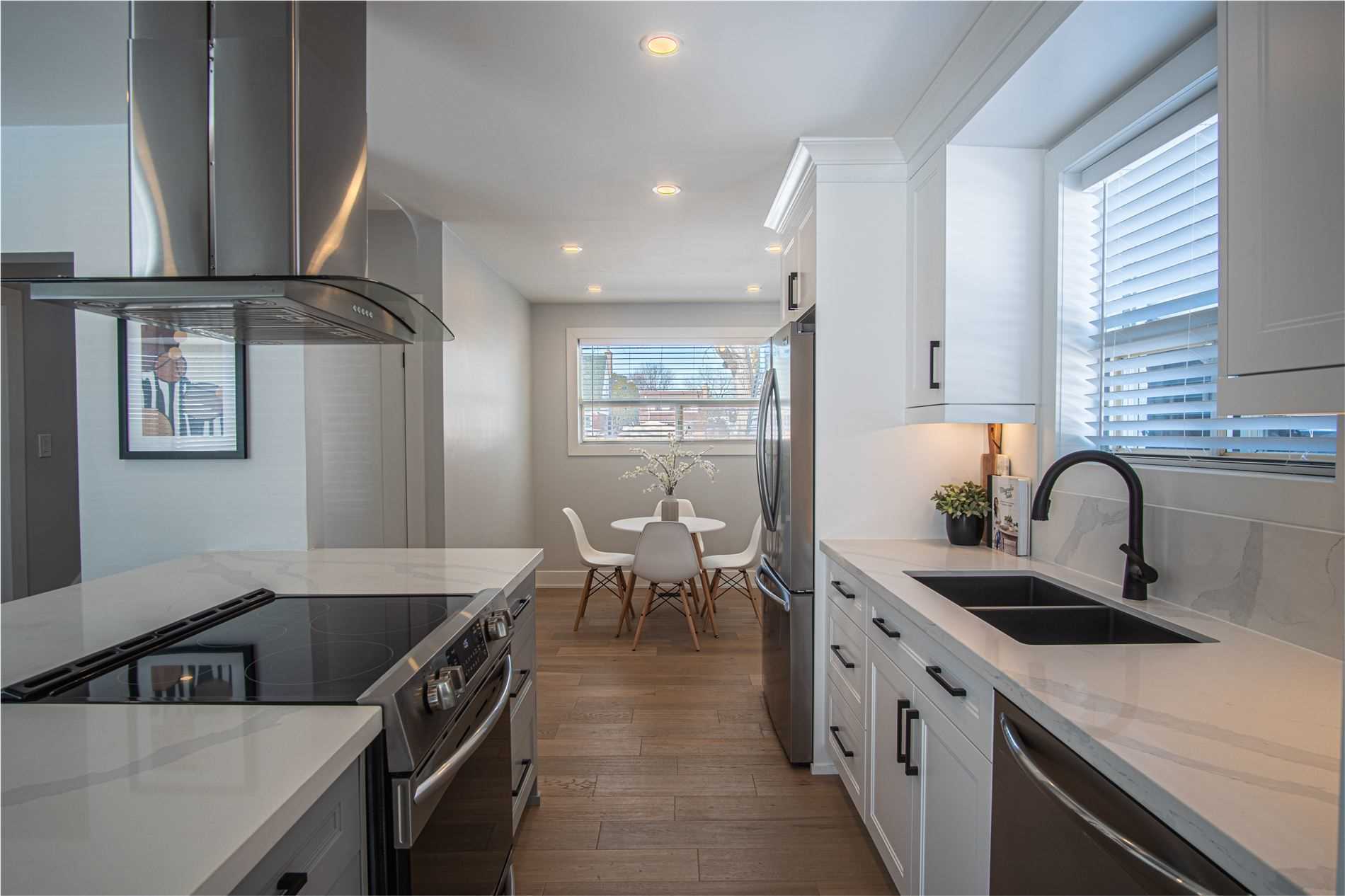 289 Elmwood Cres
