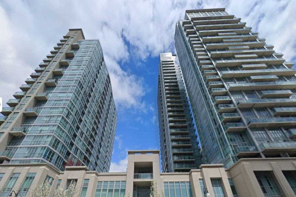 251 Manitoba St, Toronto