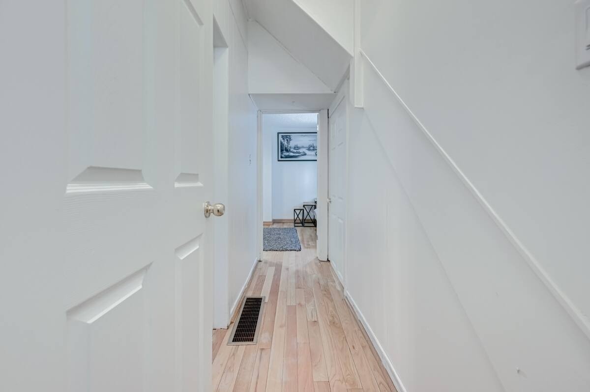 76 Burlington St