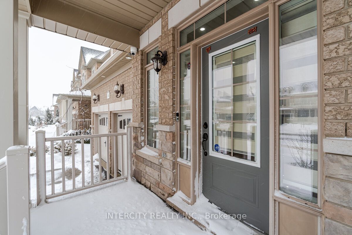 4 Ingleborough Dr