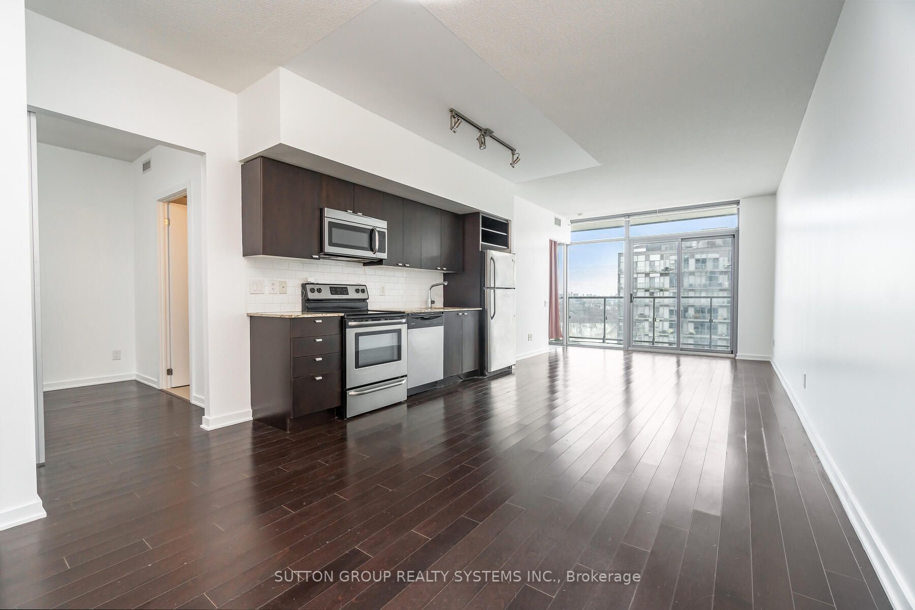 Listing W5981436 - Large Photo # 4