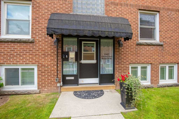 1347 Lakeshore Rd, Burlington