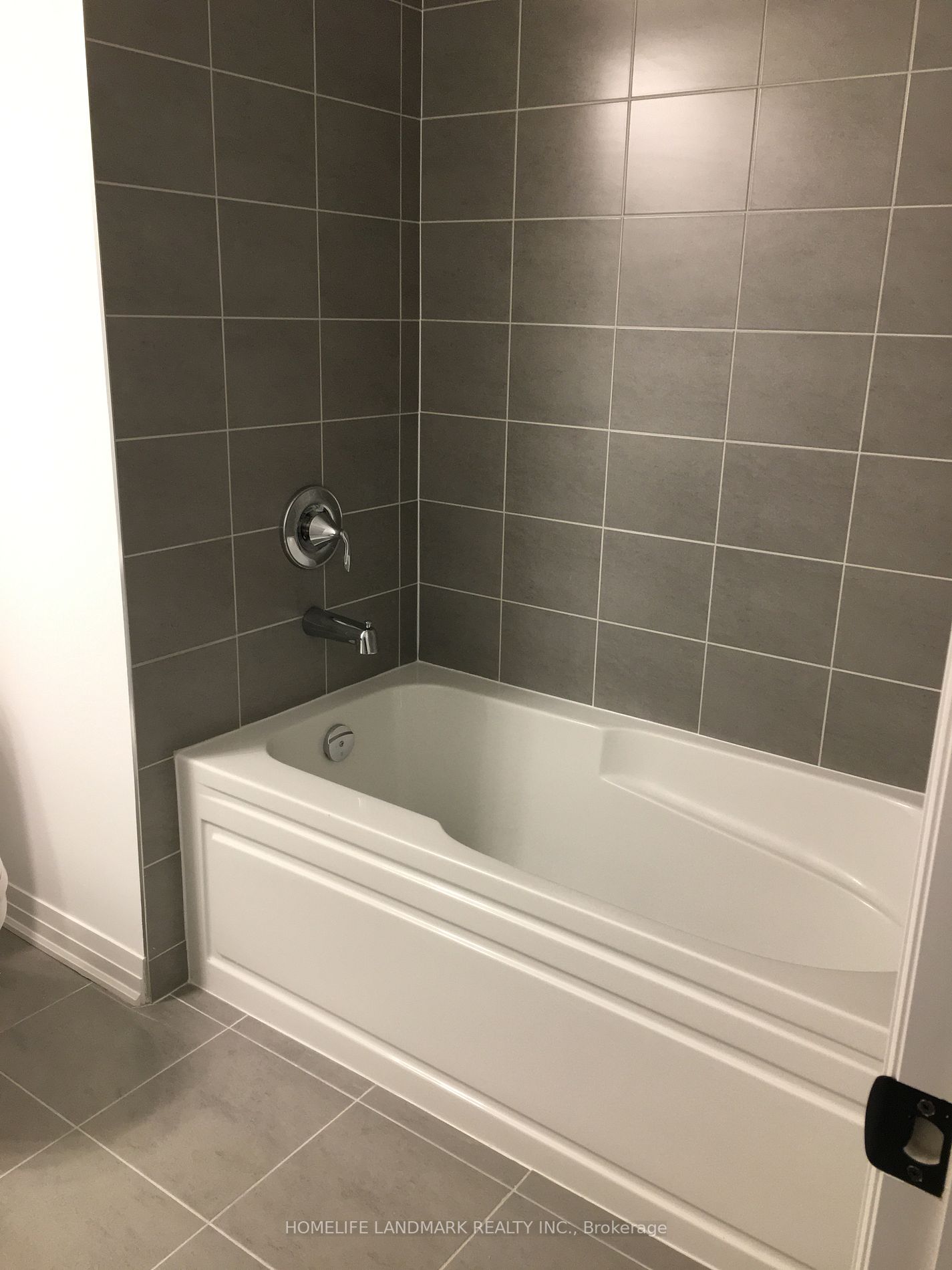 102 Grovewood Common, #135
