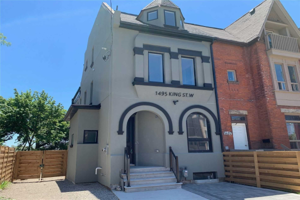 1495 King St W, Toronto