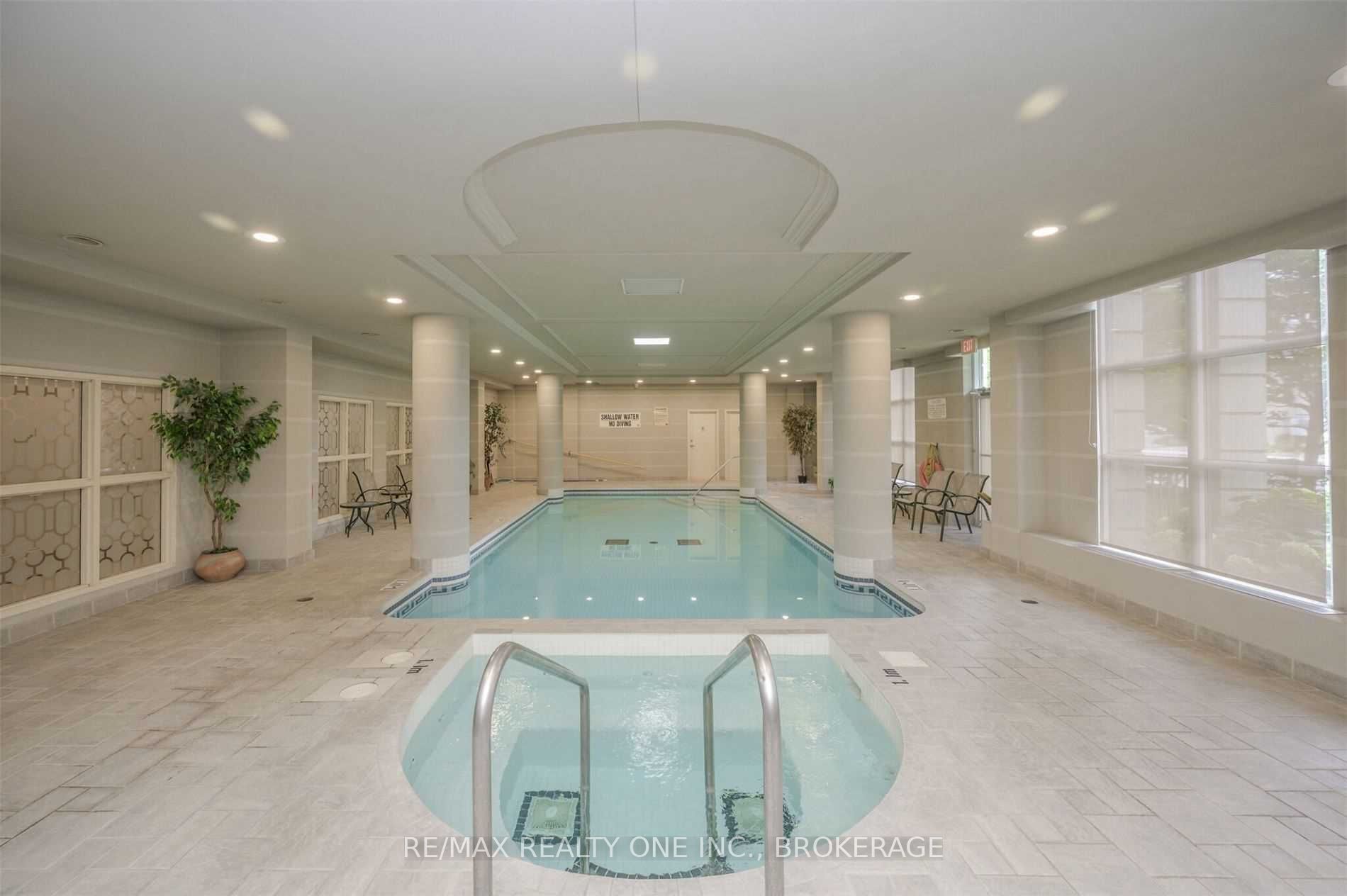 442 Maple Ave, #1001