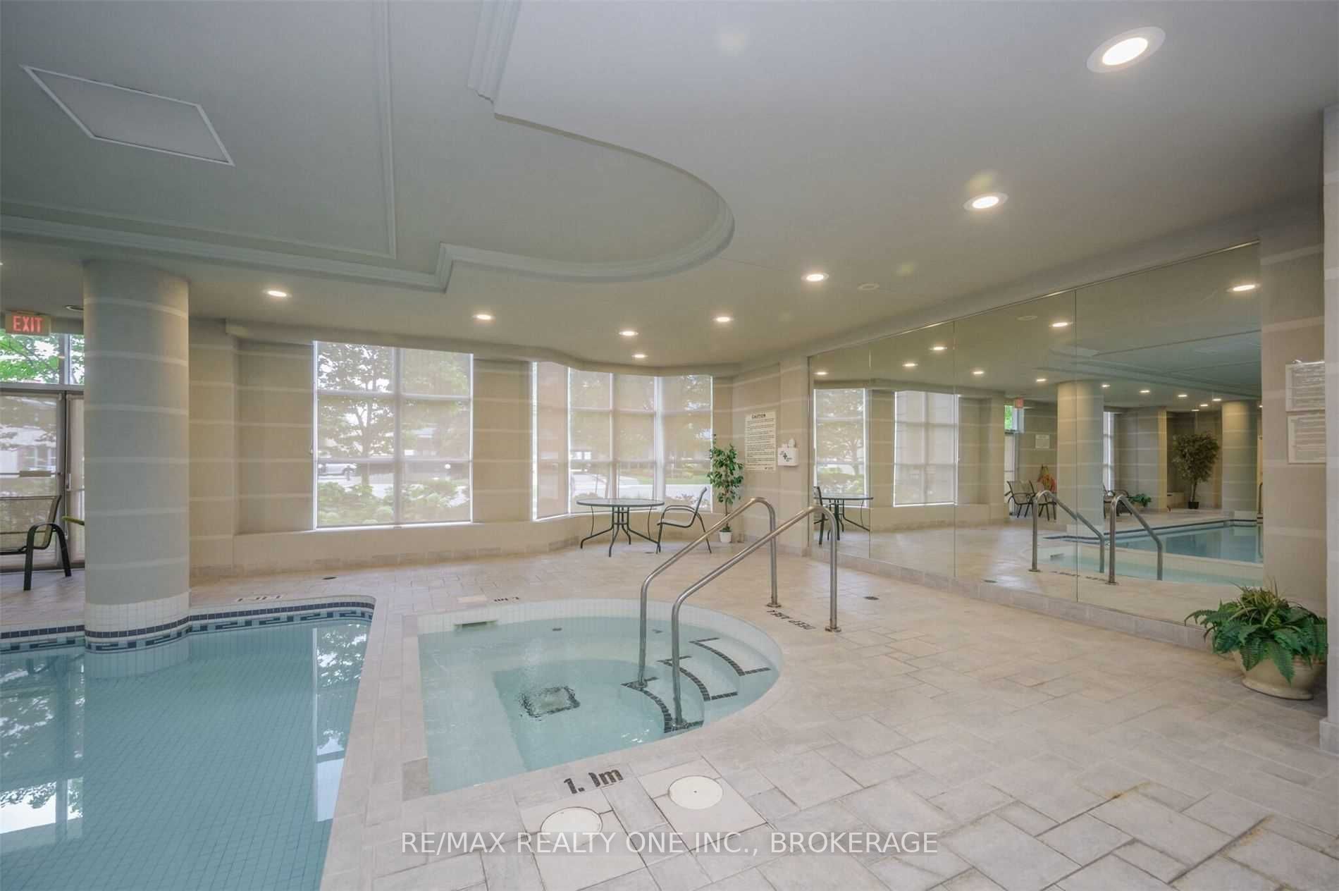 442 Maple Ave, #1001