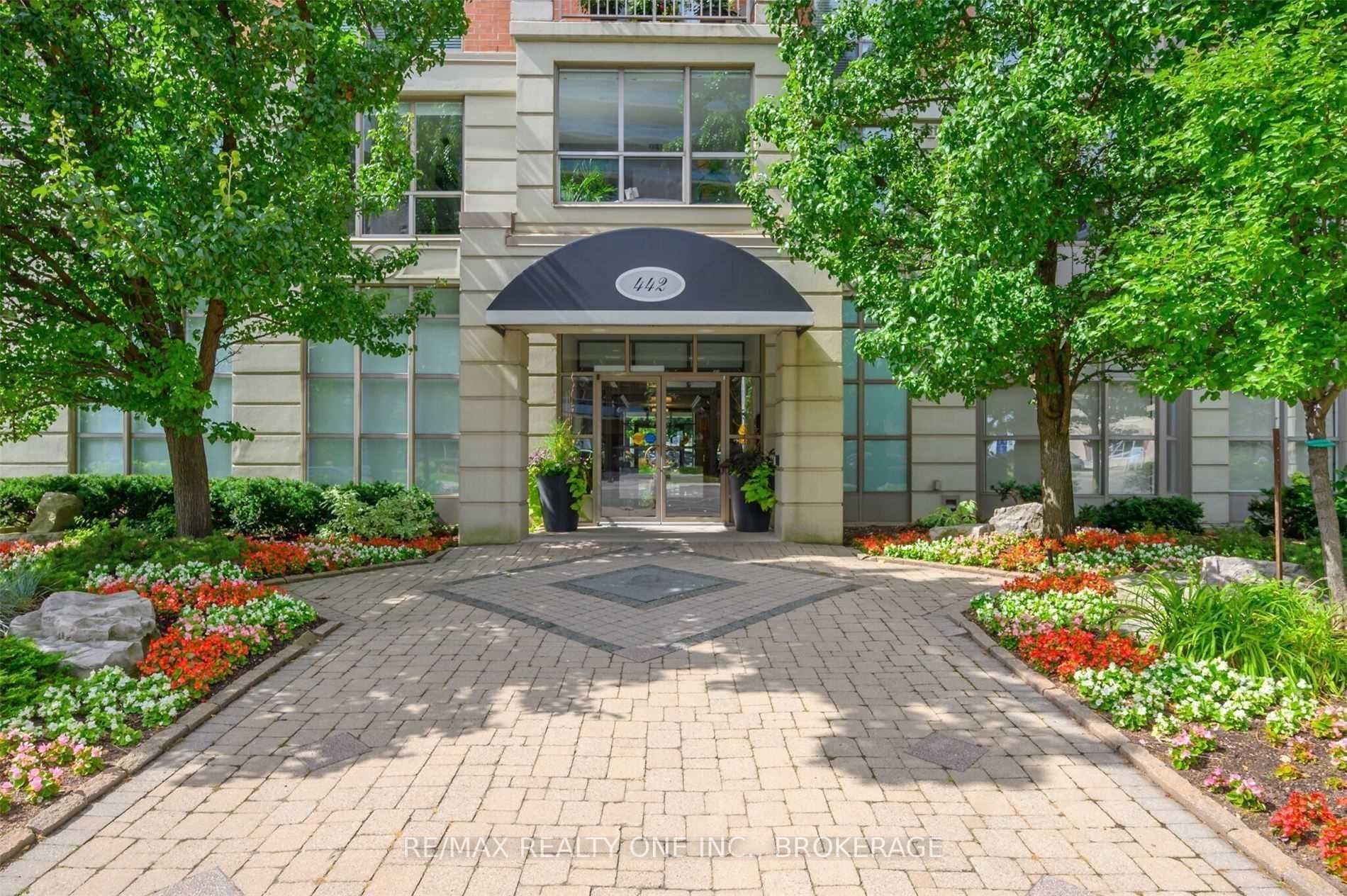 442 Maple Ave, #1001