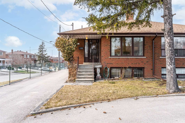 32 Springview Ave, Toronto