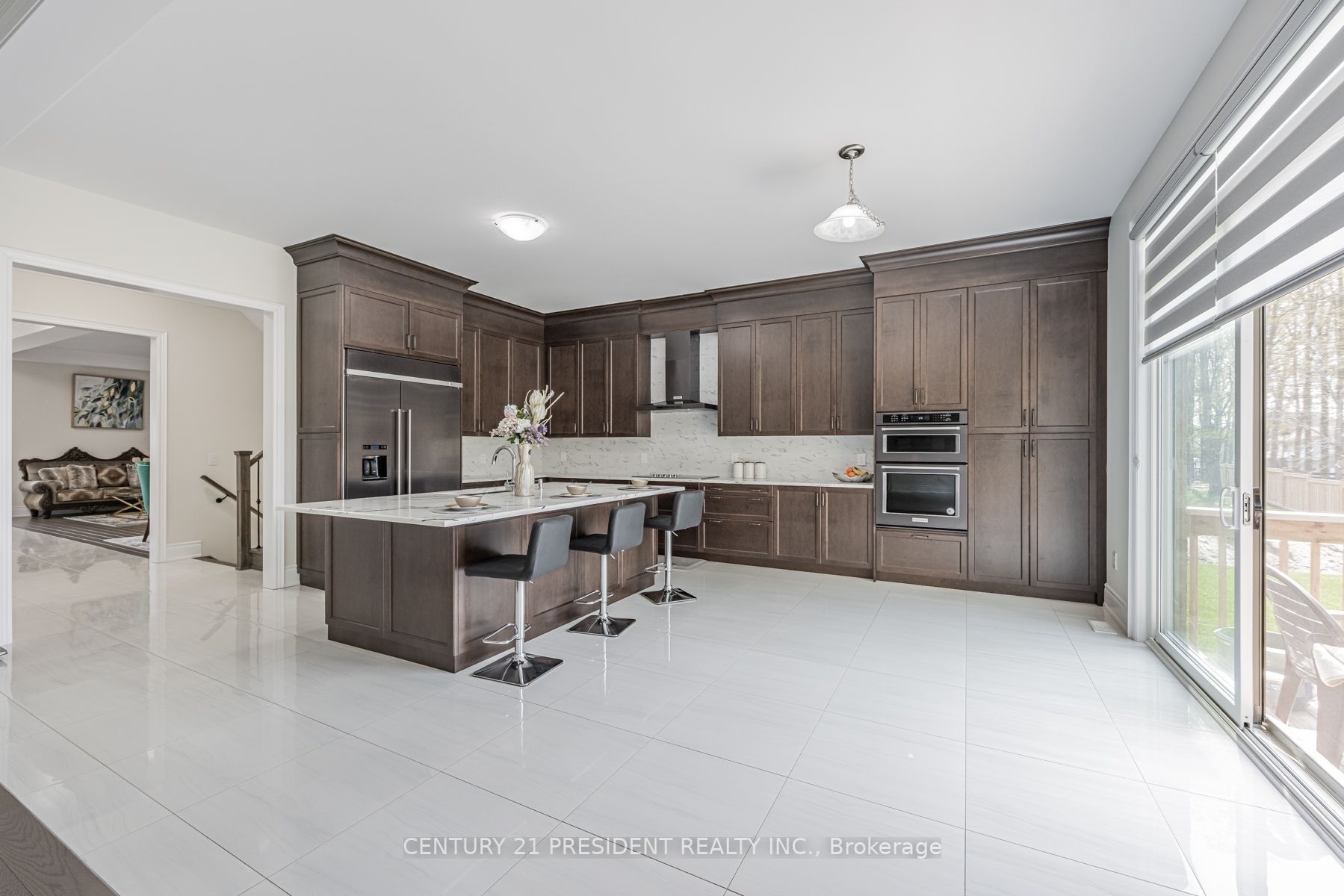 24 Daisy Meadow Cres W