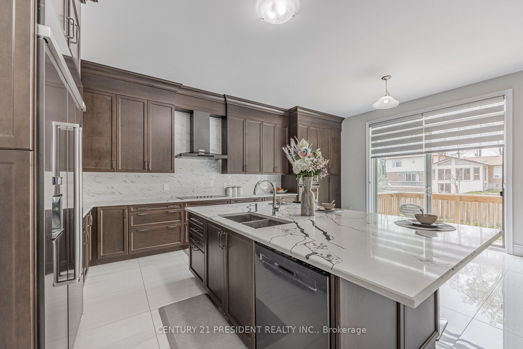 24 Daisy Meadow Cres W